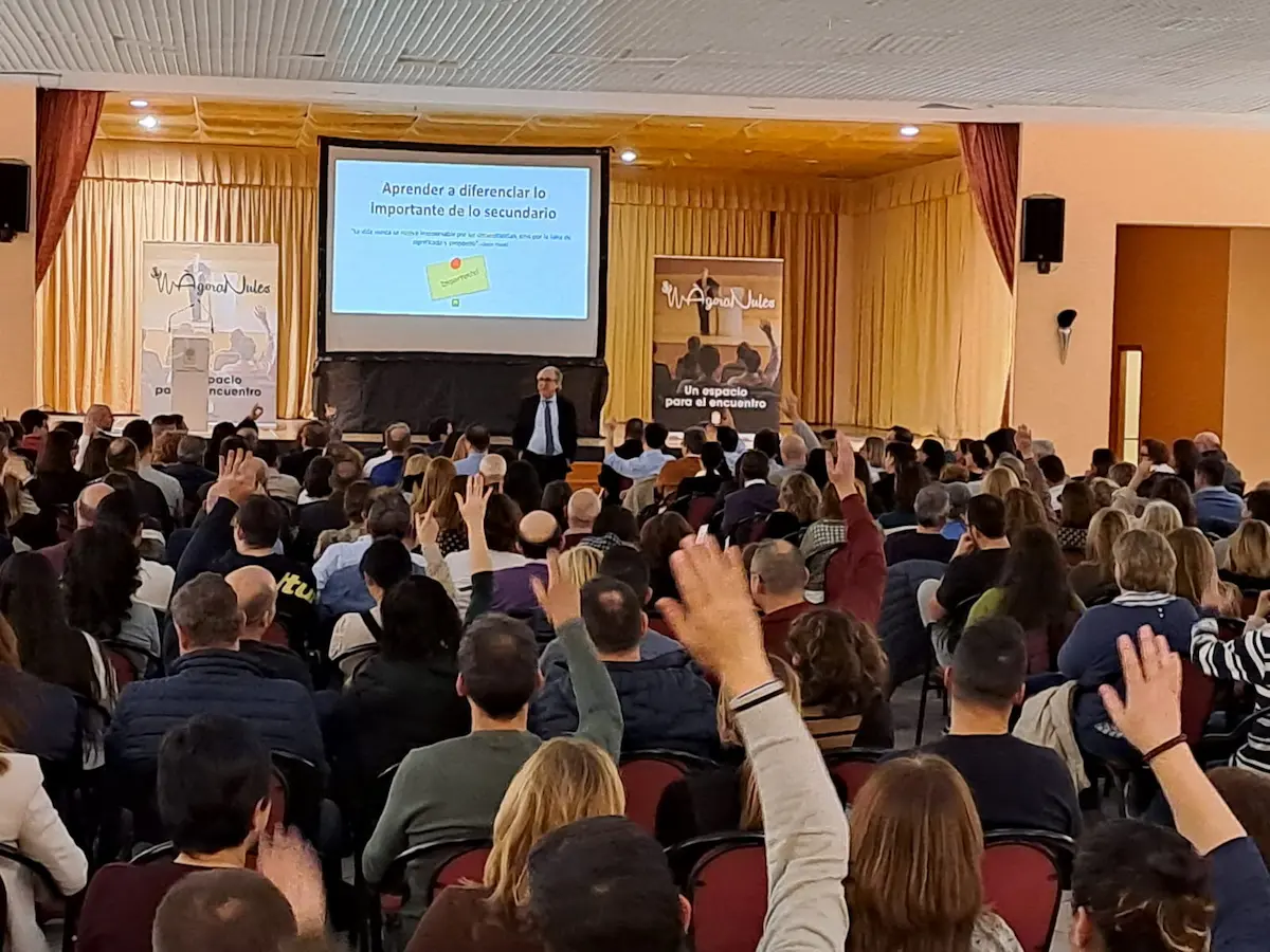 Emilio Duró congrega a centenares de personas en Nules