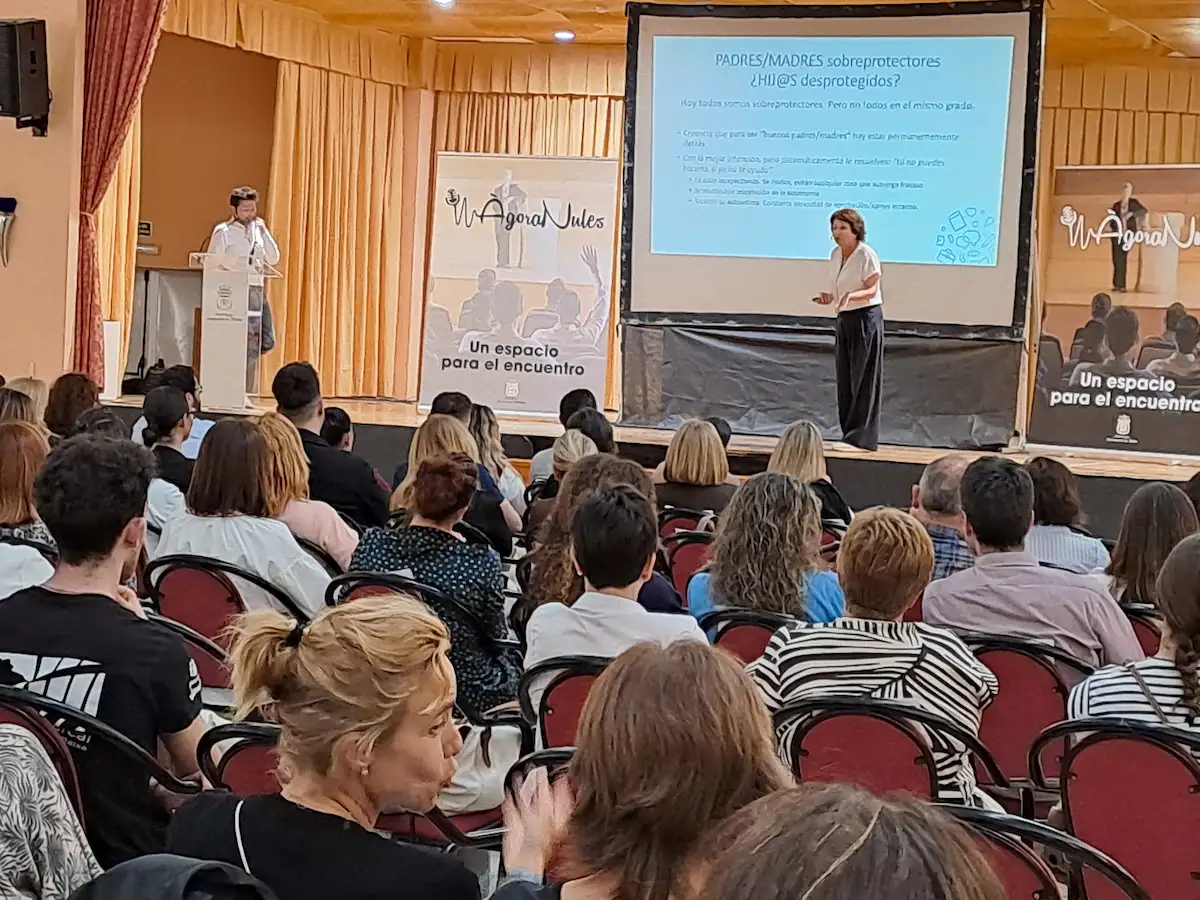 La educación, protagonista de la nueva conferencia del ciclo Ágora Nules con la televisiva Supernanny